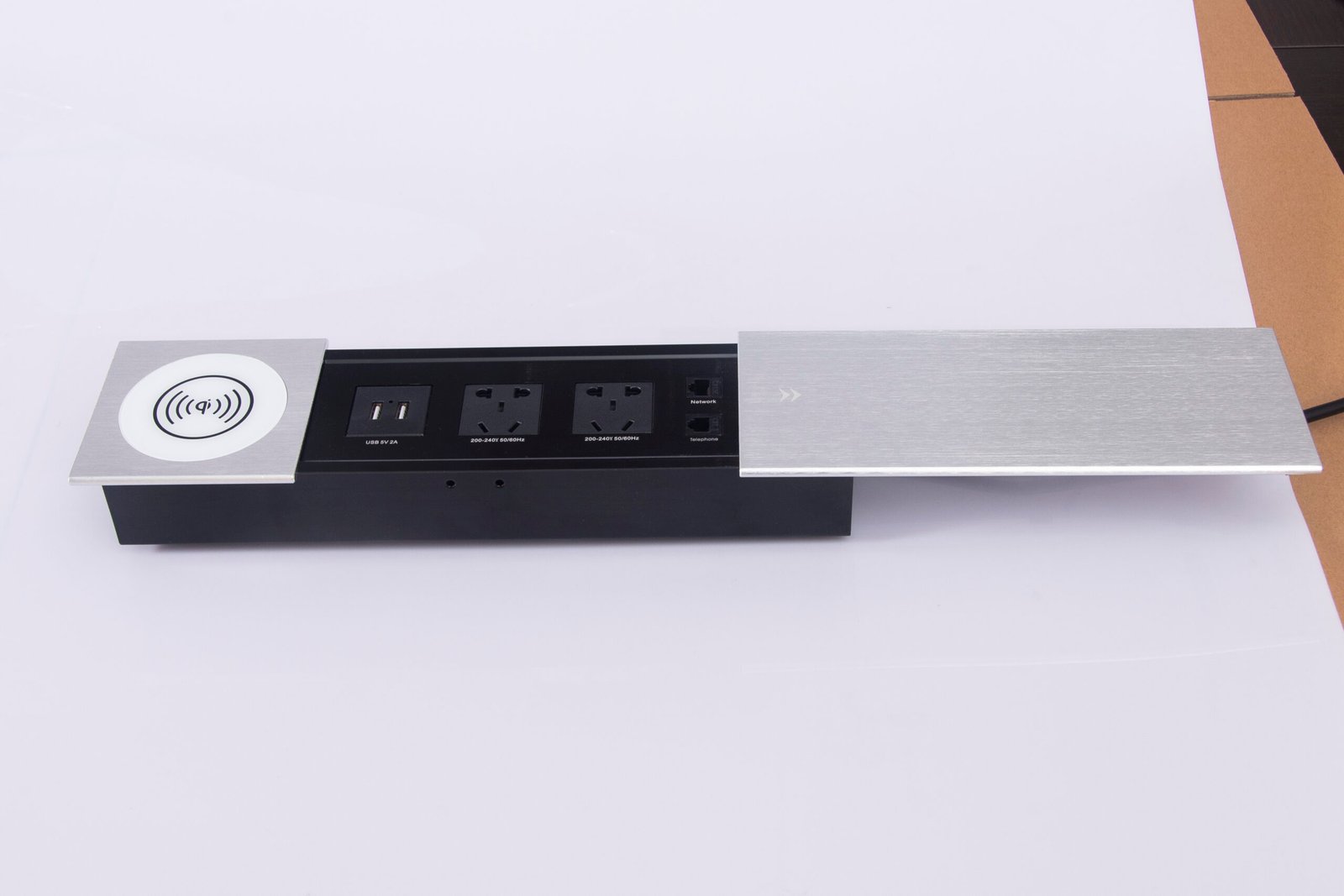 NORDA desktop socket with power, USB, charging and data connections