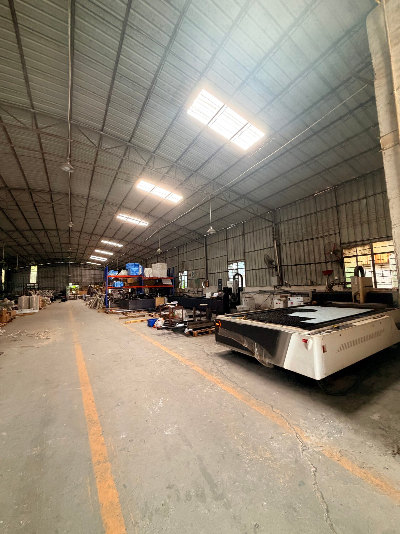 Wide view of NORDA's Guangzhou furniture workshop